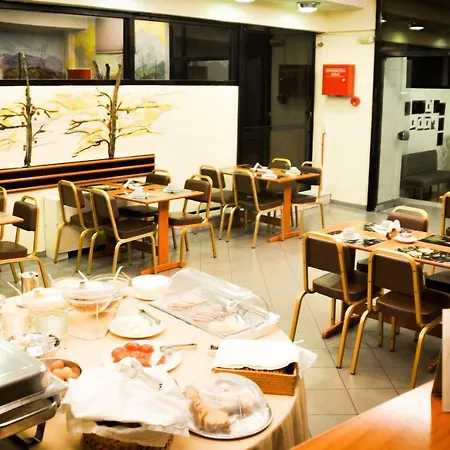 Metropol لاريسا
